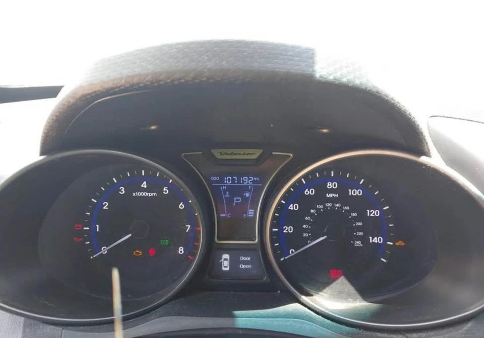 2014 Hyundai Veloster - Image 2 of 4