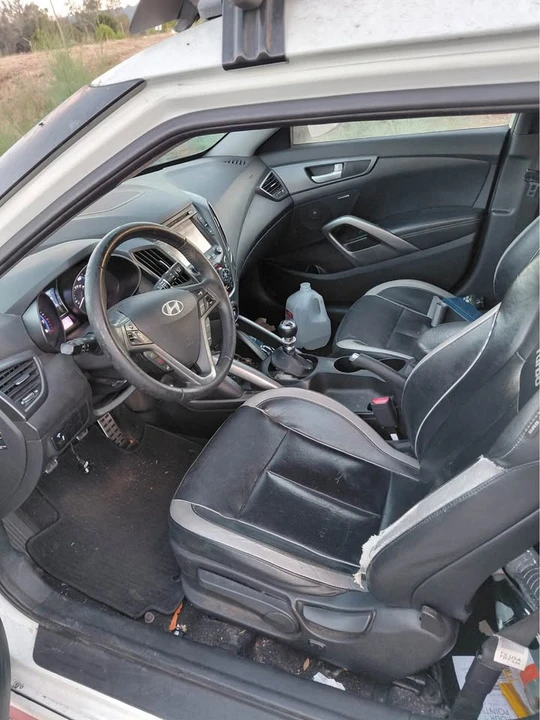 2014 Hyundai Veloster - Image 11 of 12