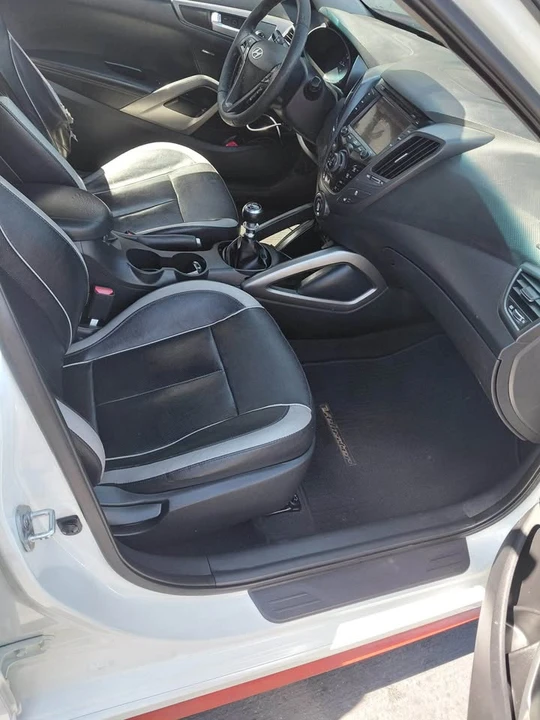 2014 Hyundai Veloster - Image 5 of 12