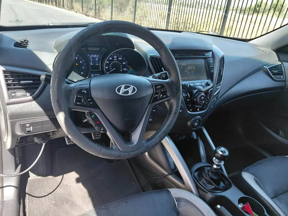 2014 Hyundai Veloster - Image 7 of 12