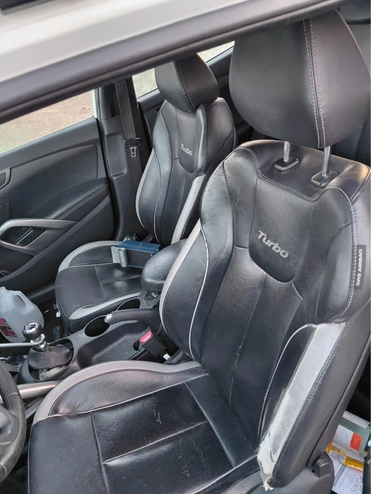 2014 Hyundai Veloster - Image 10 of 12
