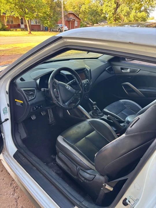 2014 Hyundai Veloster - Image 11 of 16