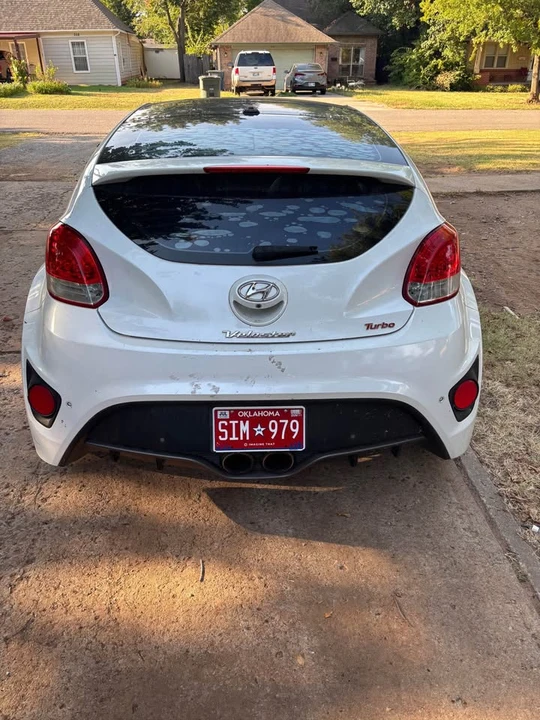 2014 Hyundai Veloster - Image 2 of 16