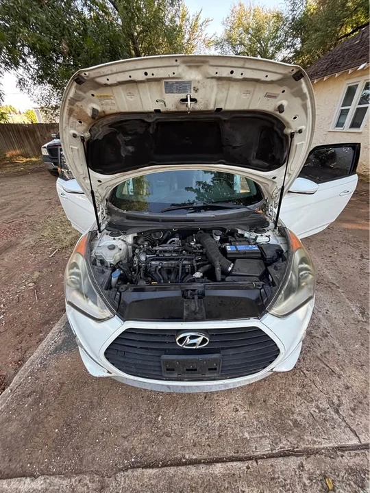 2014 Hyundai Veloster - Image 14 of 16
