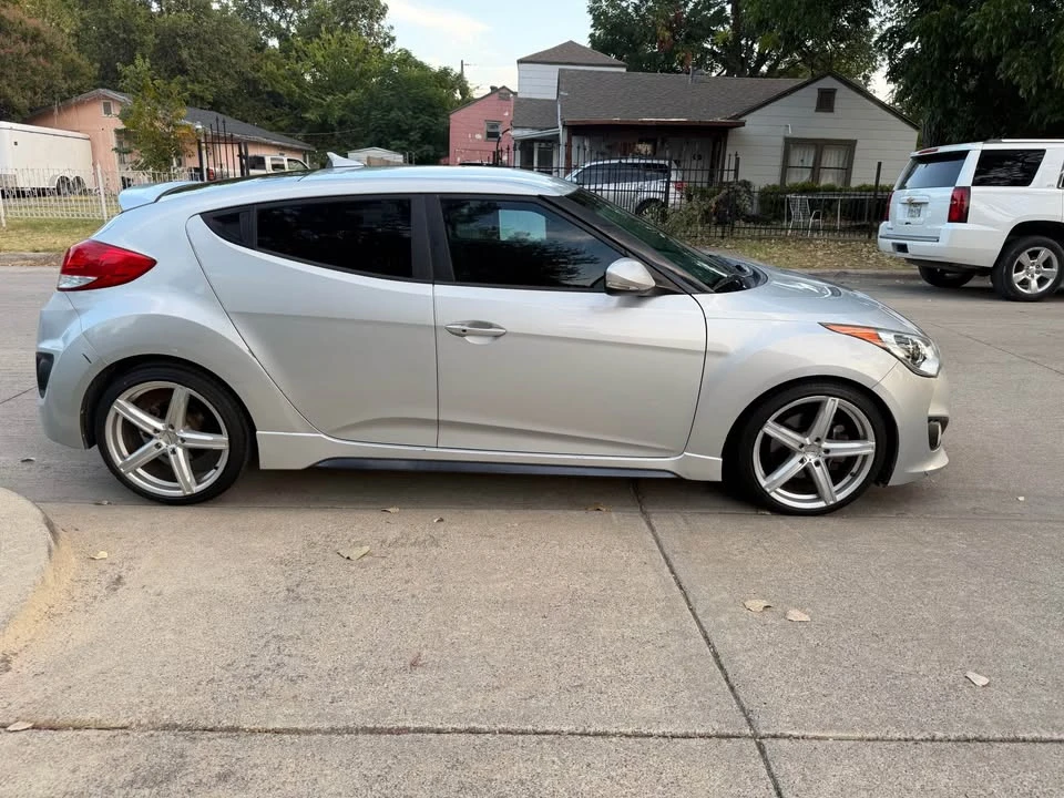 2014 Hyundai Veloster - Image 4 of 12