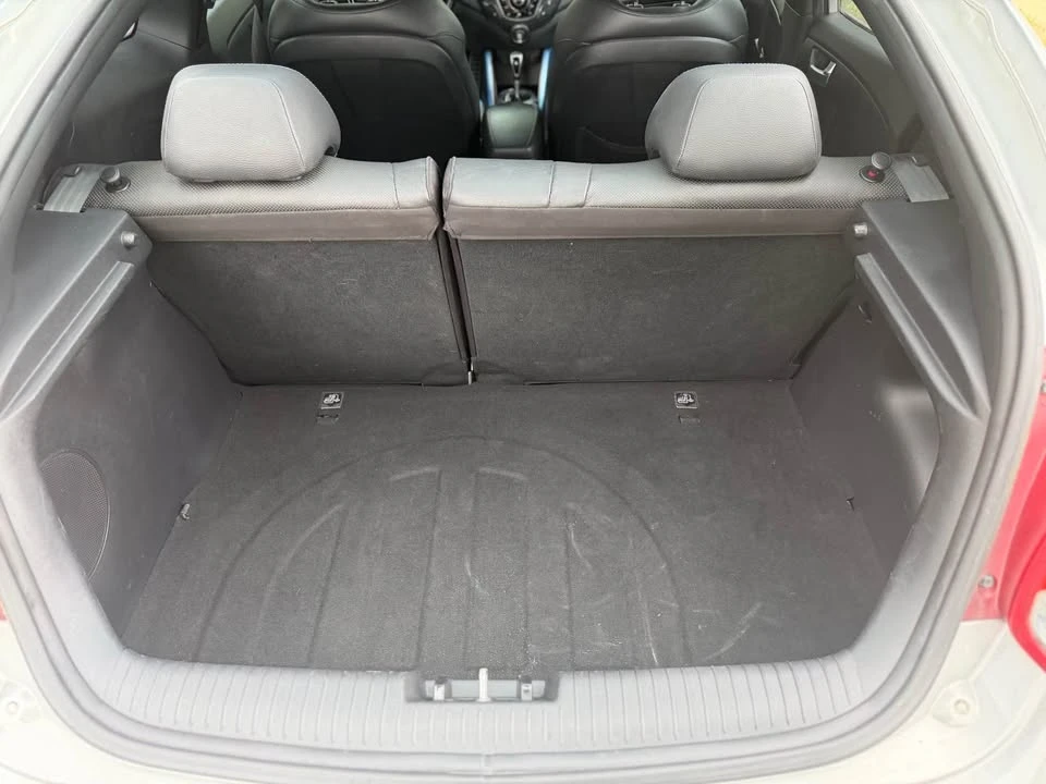 2014 Hyundai Veloster - Image 15 of 18