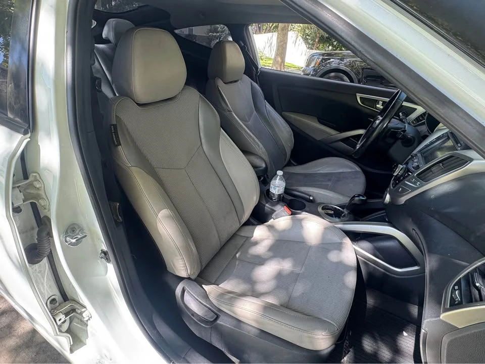 2014 Hyundai Veloster - Image 2 of 14