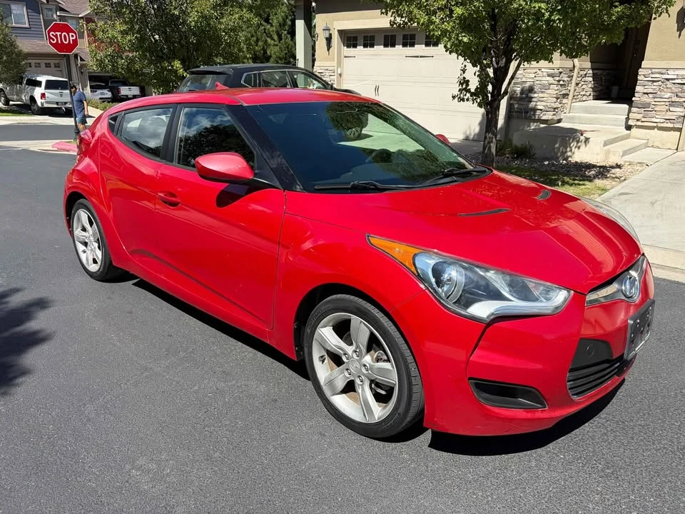 2014 Hyundai Veloster - Image 2 of 10