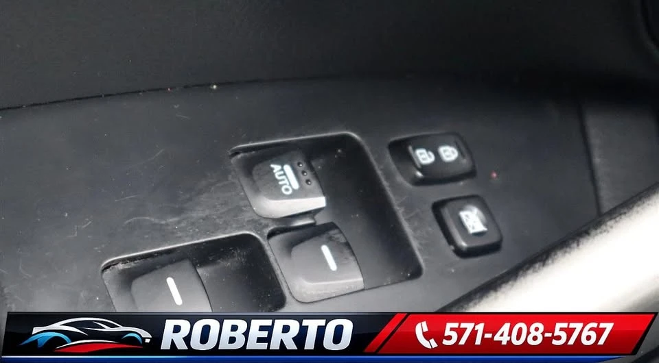 2014 Hyundai Veloster - Image 10 of 19