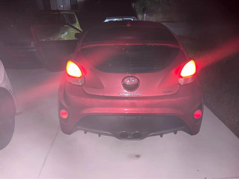 2014 Hyundai Veloster - Image 2 of 5