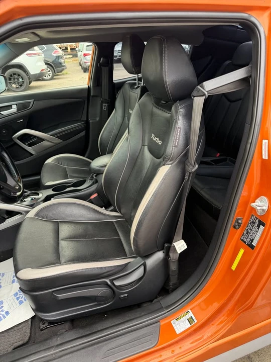 2014 Hyundai Veloster - Image 10 of 20