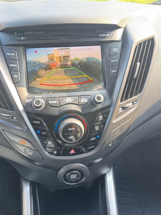 2014 Hyundai Veloster - Image 17 of 18