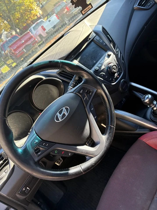 2014 Hyundai Veloster - Image 9 of 12