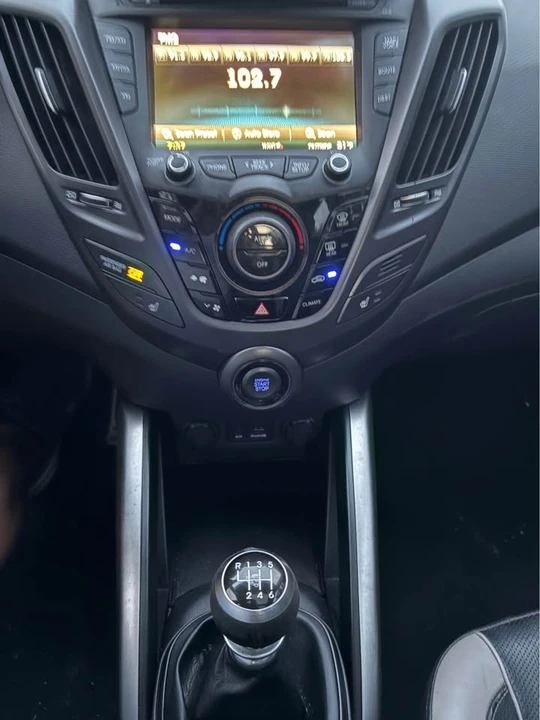 2014 Hyundai Veloster - Image 15 of 20