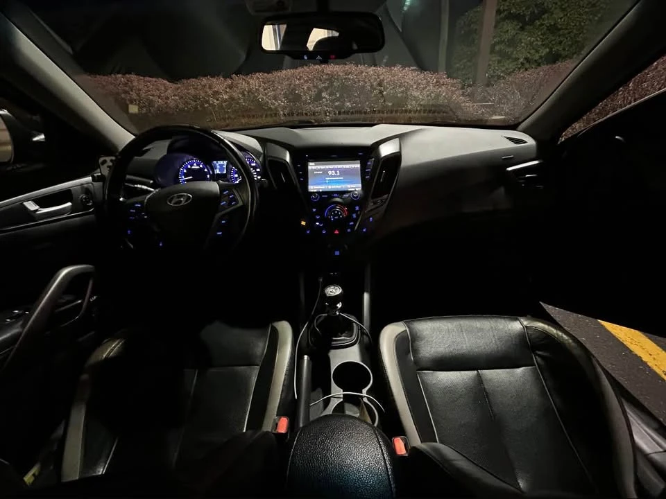 2014 Hyundai Veloster - Image 9 of 11