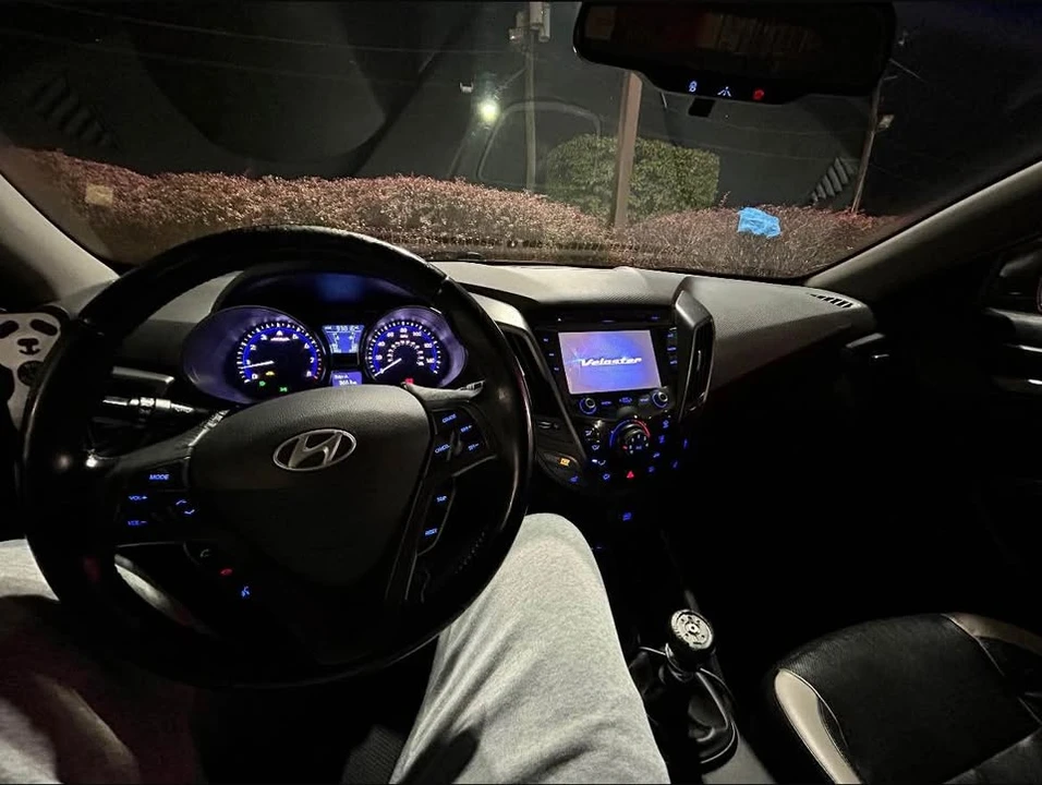 2014 Hyundai Veloster - Image 8 of 11