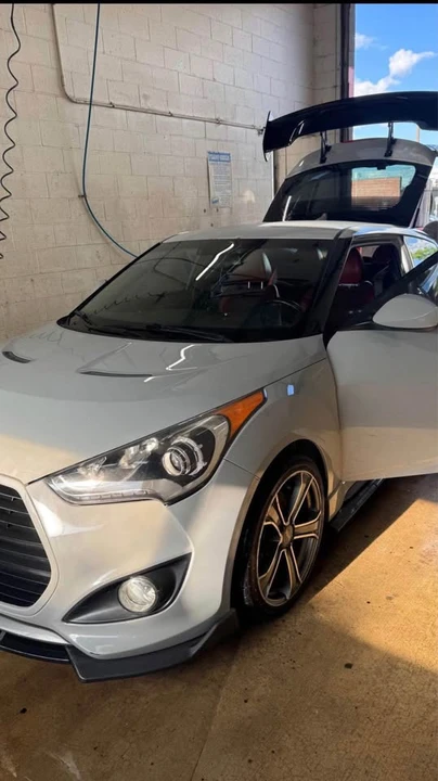 2014 Hyundai Veloster - Image 2 of 13