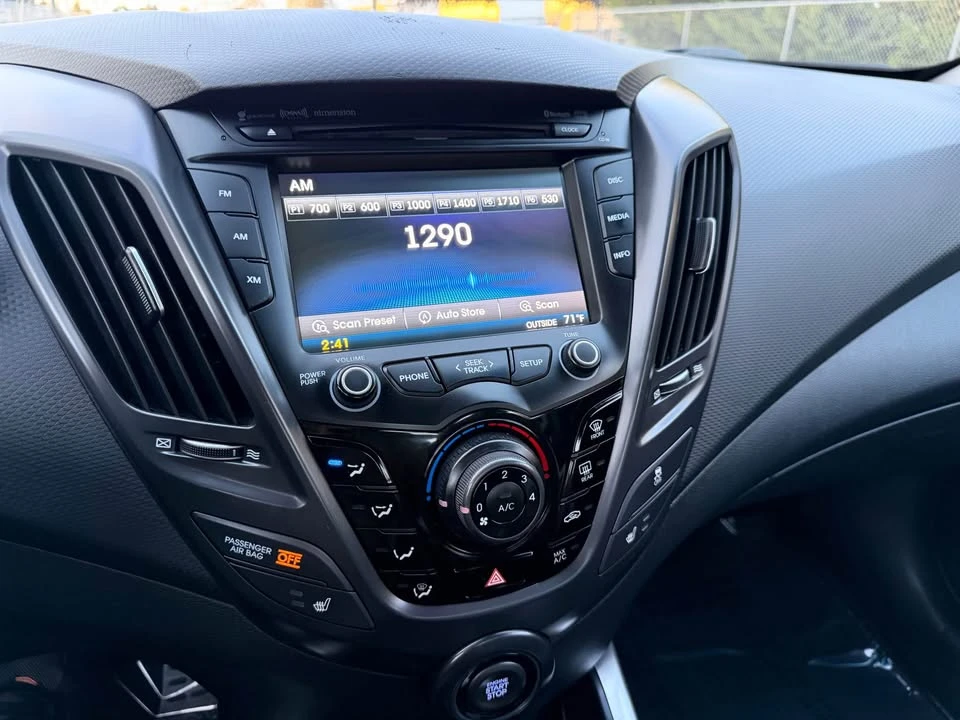 2014 Hyundai Veloster - Image 17 of 18