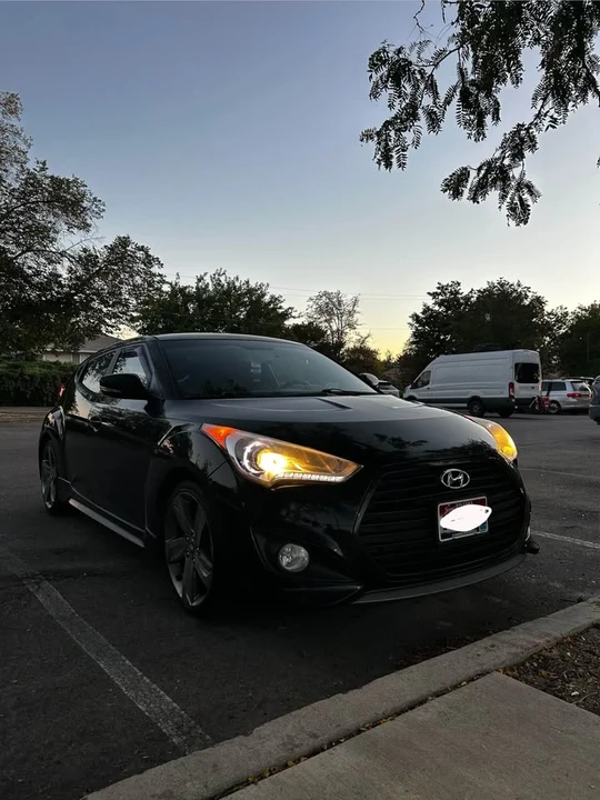 2014 Hyundai Veloster - Image 2 of 12