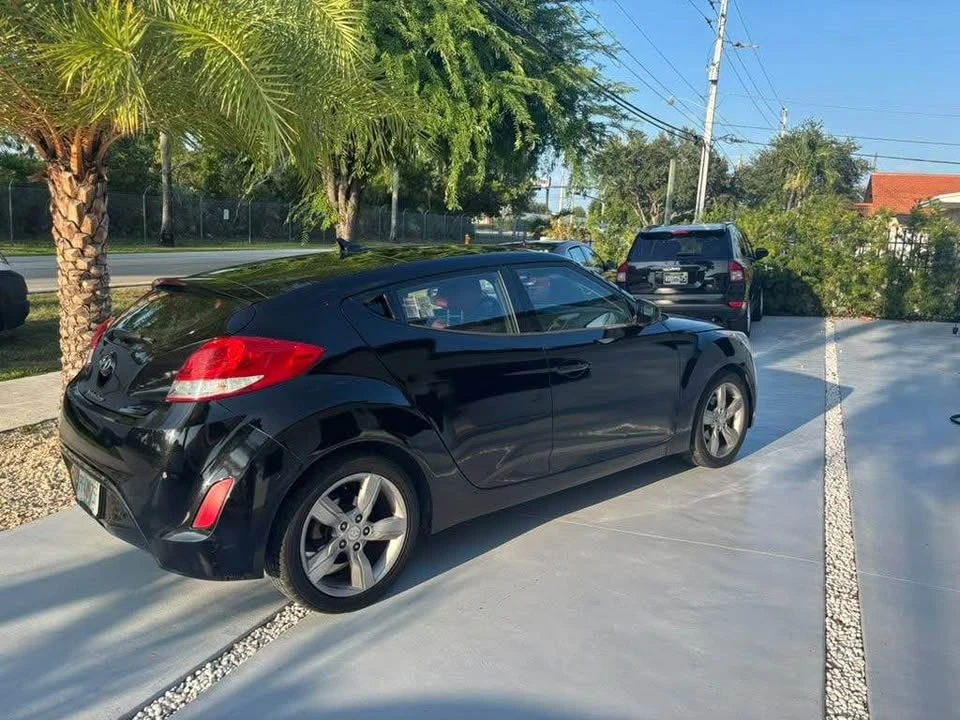2014 Hyundai Veloster - Image 2 of 5