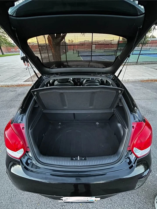 2014 Hyundai Veloster - Image 11 of 12