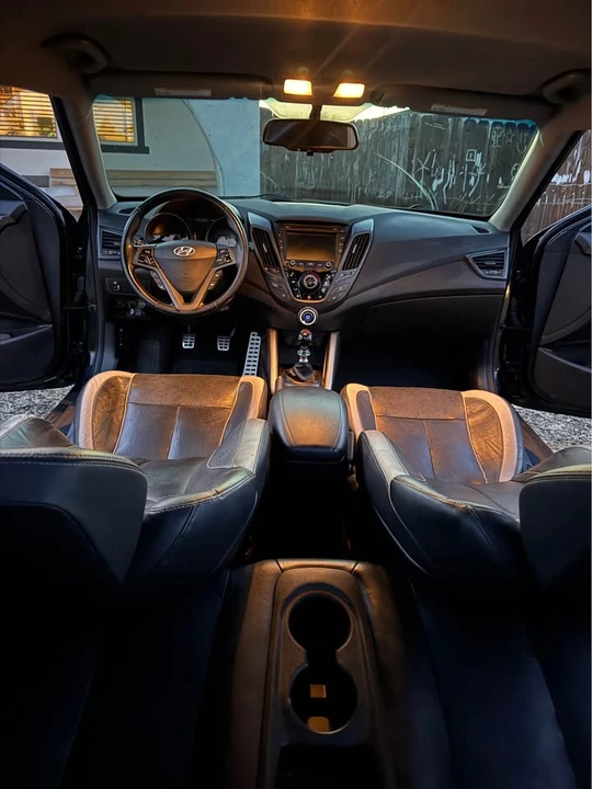 2014 Hyundai Veloster - Image 12 of 13