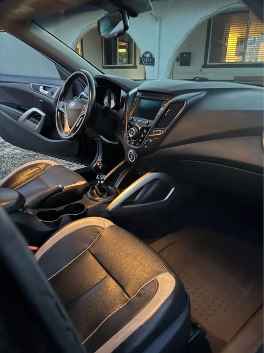2014 Hyundai Veloster - Image 10 of 13