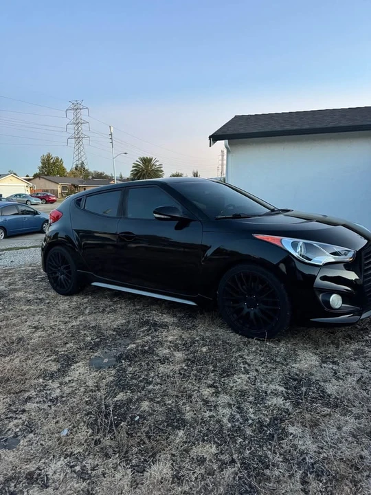2014 Hyundai Veloster - Image 2 of 13