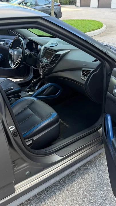 2014 Hyundai Veloster - Image 15 of 17