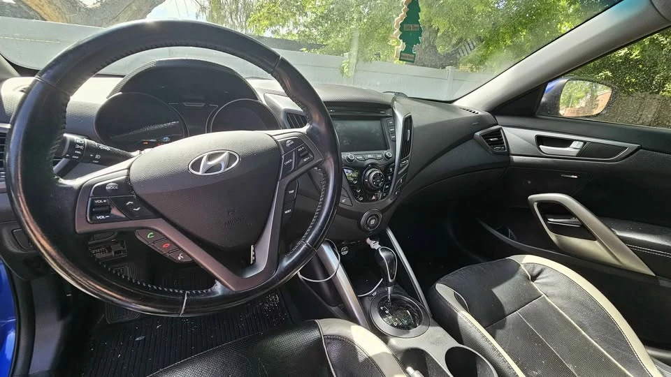 2014 Hyundai Veloster - Image 11 of 14