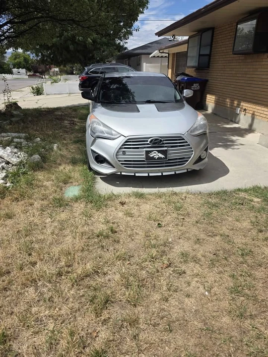 2014 Hyundai Veloster - Image 2 of 13
