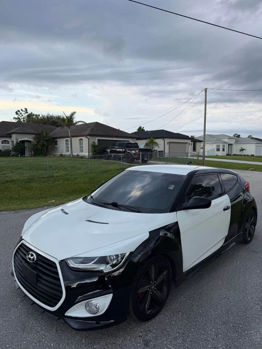 2014 Hyundai Veloster - Image 15 of 16