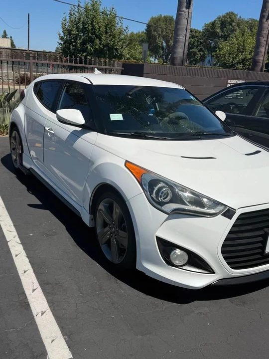 2014 Hyundai Veloster - Image 2 of 7