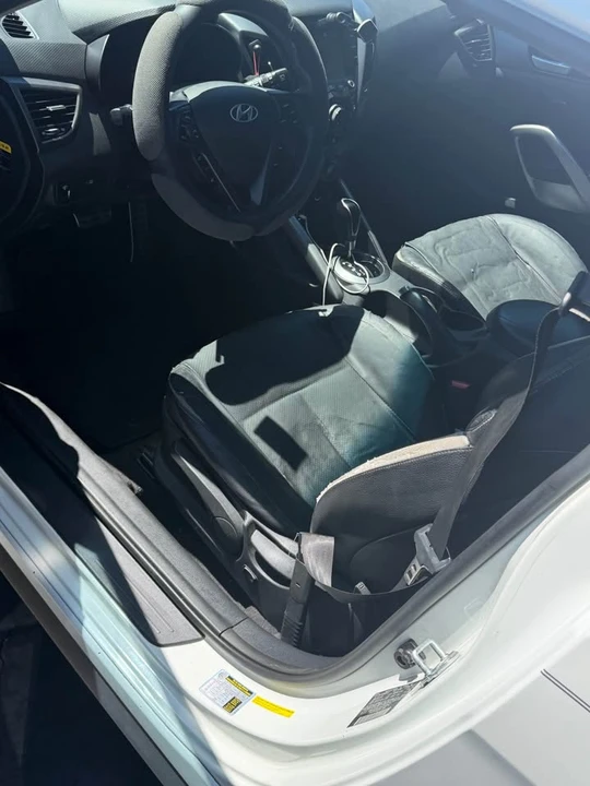 2014 Hyundai Veloster - Image 6 of 7