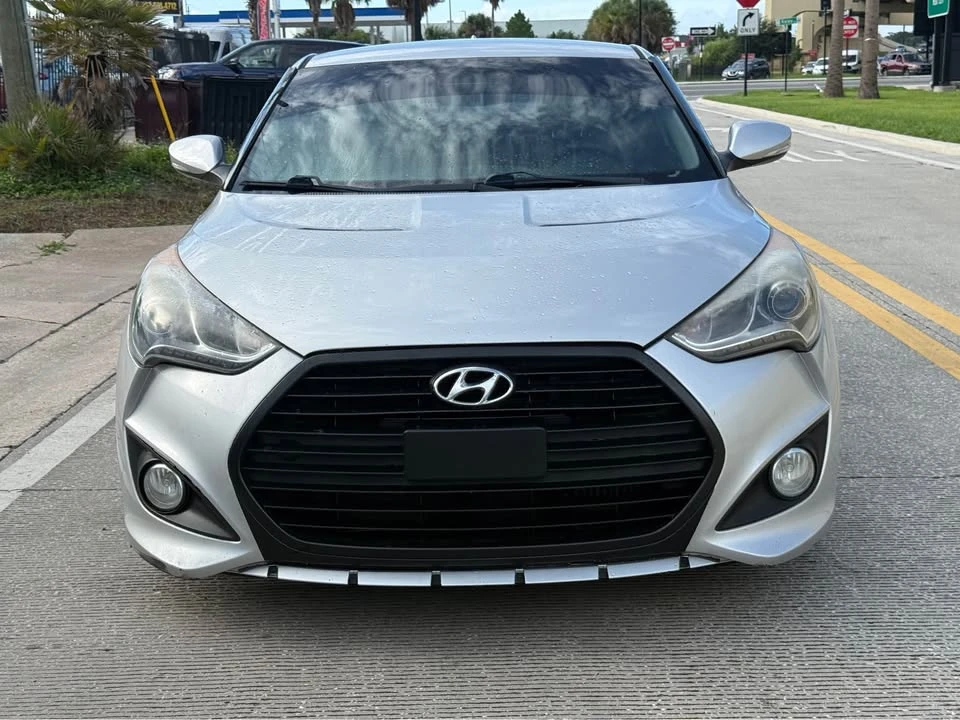 2014 Hyundai Veloster - Image 2 of 10