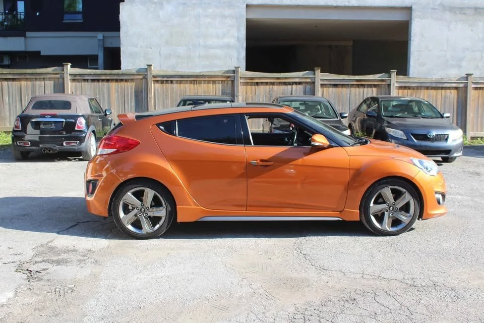 2014 Hyundai Veloster - Image 2 of 10