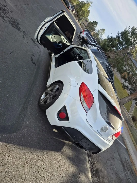 2014 Hyundai Veloster - Image 4 of 5