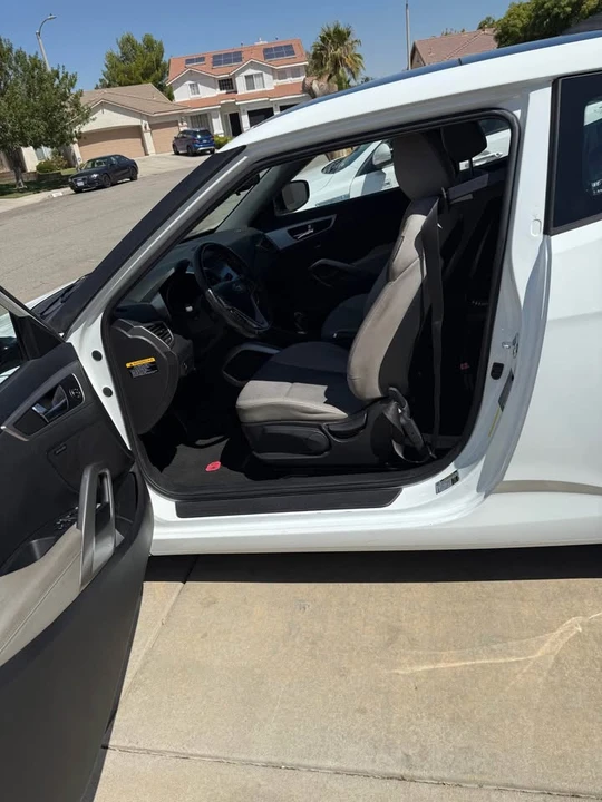 2014 Hyundai Veloster - Image 17 of 20