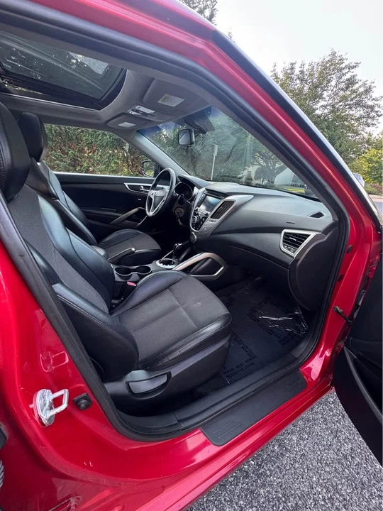 2014 Hyundai Veloster - Image 15 of 20
