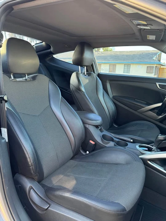 2014 Hyundai Veloster - Image 16 of 18