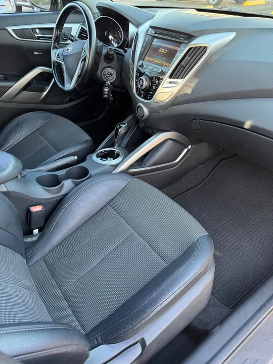 2014 Hyundai Veloster - Image 15 of 18