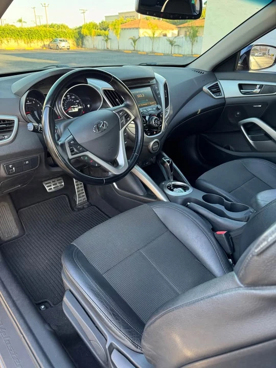 2014 Hyundai Veloster - Image 12 of 18