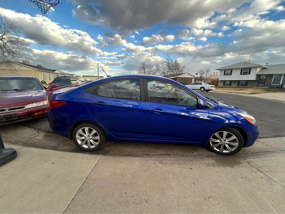 2014 Hyundai Accent - Image 2 of 5
