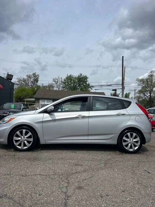 2014 Hyundai Accent - Image 8 of 17