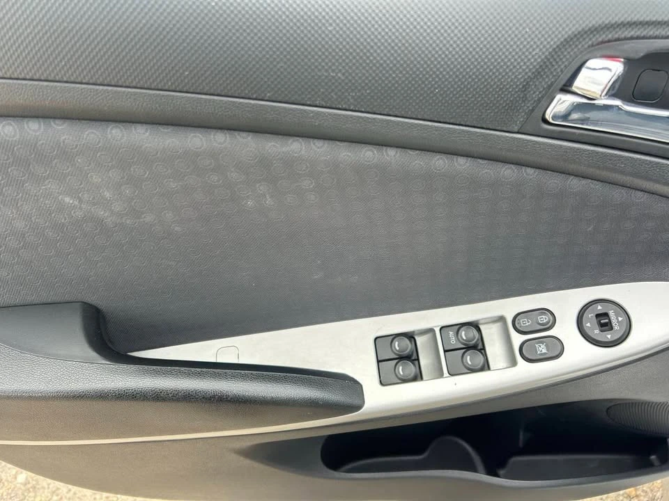 2014 Hyundai Accent - Image 17 of 17