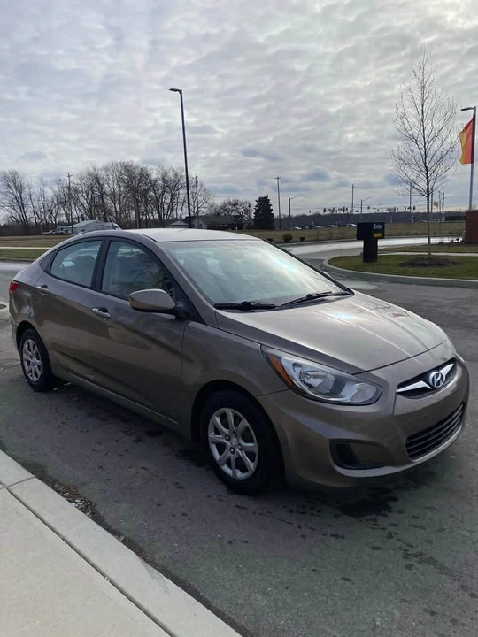 2014 Hyundai Accent - Image 3 of 11