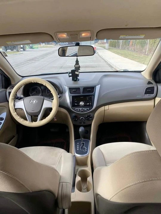 2014 Hyundai Accent - Image 6 of 11