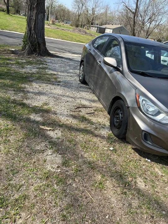 2014 Hyundai Accent - Image 5 of 6
