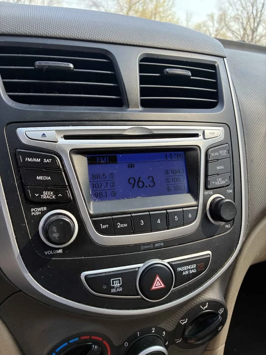 2014 Hyundai Accent - Image 2 of 6