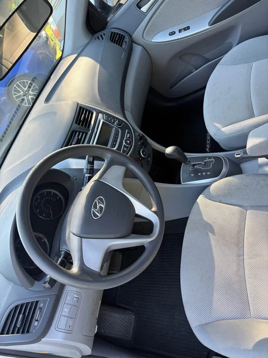 2014 Hyundai Accent - Image 3 of 5